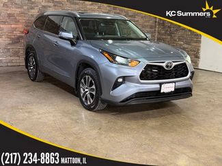Used 2022 Toyota Highlander XLE AWD/4WD video 1