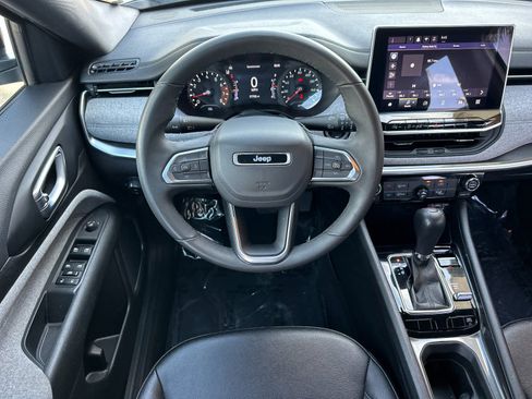 Used 2024 Jeep Compass Latitude AWD/4WD image 13