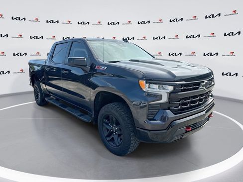 Used 2022 Chevrolet Silverado 1500 LT Trail Boss w/ LPO, Dark Essentials Package AWD/4WD image 1
