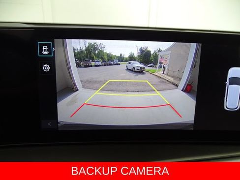Used 2025 Kia Sorento S AWD/4WD image 16
