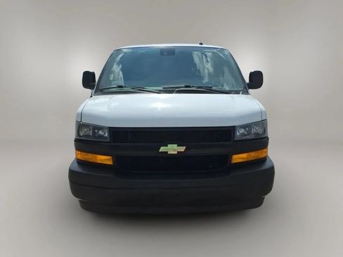 Used 2020 Chevrolet Express 3500 Extended w/ Driver Convenience Package RWD image 4