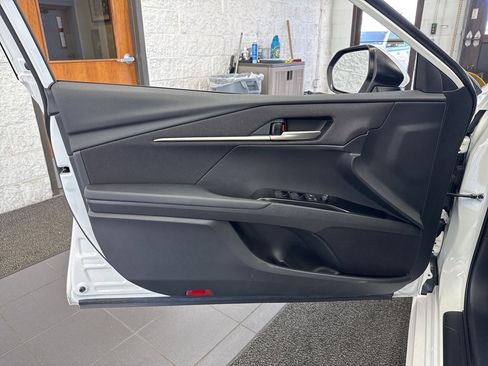 Certified 2025 Toyota Camry LE w/ Convenience Package image 33