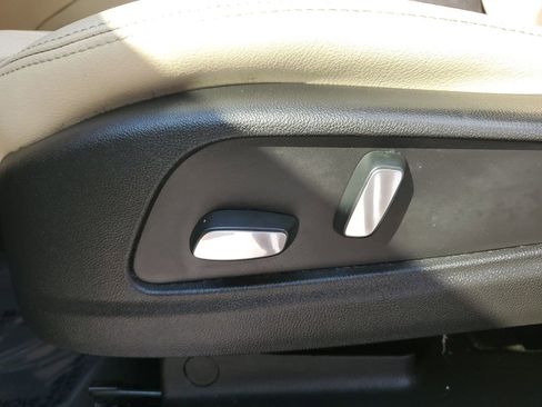 Used 2018 Cadillac XT5 AWD image 24