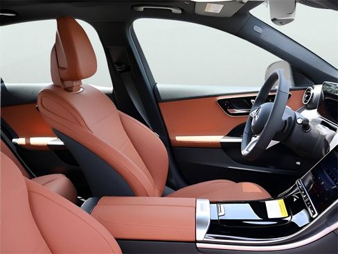 Used 2025 Mercedes-Benz C 300 4MATIC Sedan image 20