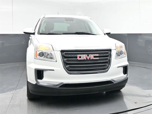 Used 2017 GMC Terrain SLE image 2
