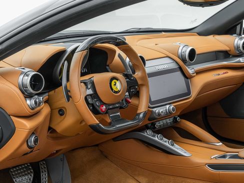 Certified 2019 Ferrari GTC4Lusso image 7