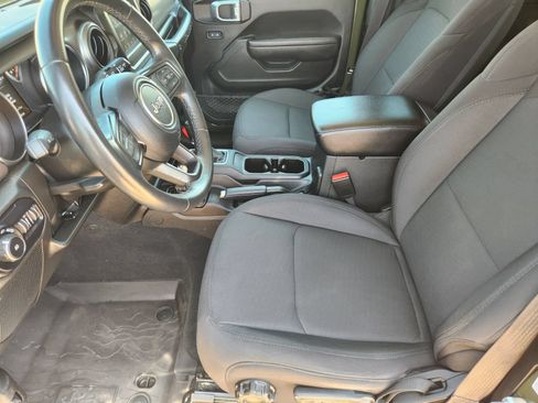 Used 2022 Jeep Wrangler Sport AWD/4WD image 13