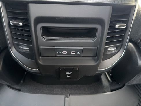New 2026 RAM 1500 4x4 Crew Cab image 32