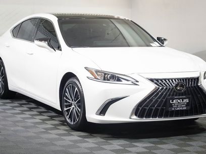 Certified 2025 Lexus ES 350 w/ Premium Package