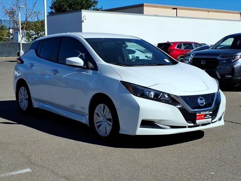 Used 2022 Nissan Leaf S image 3