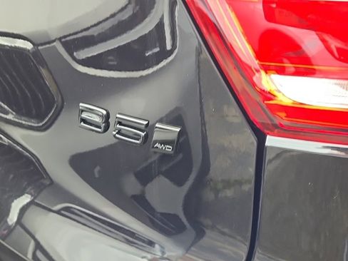 New 2026 Volvo XC40 B5 Ultra w/ Protection Package Premier image 7