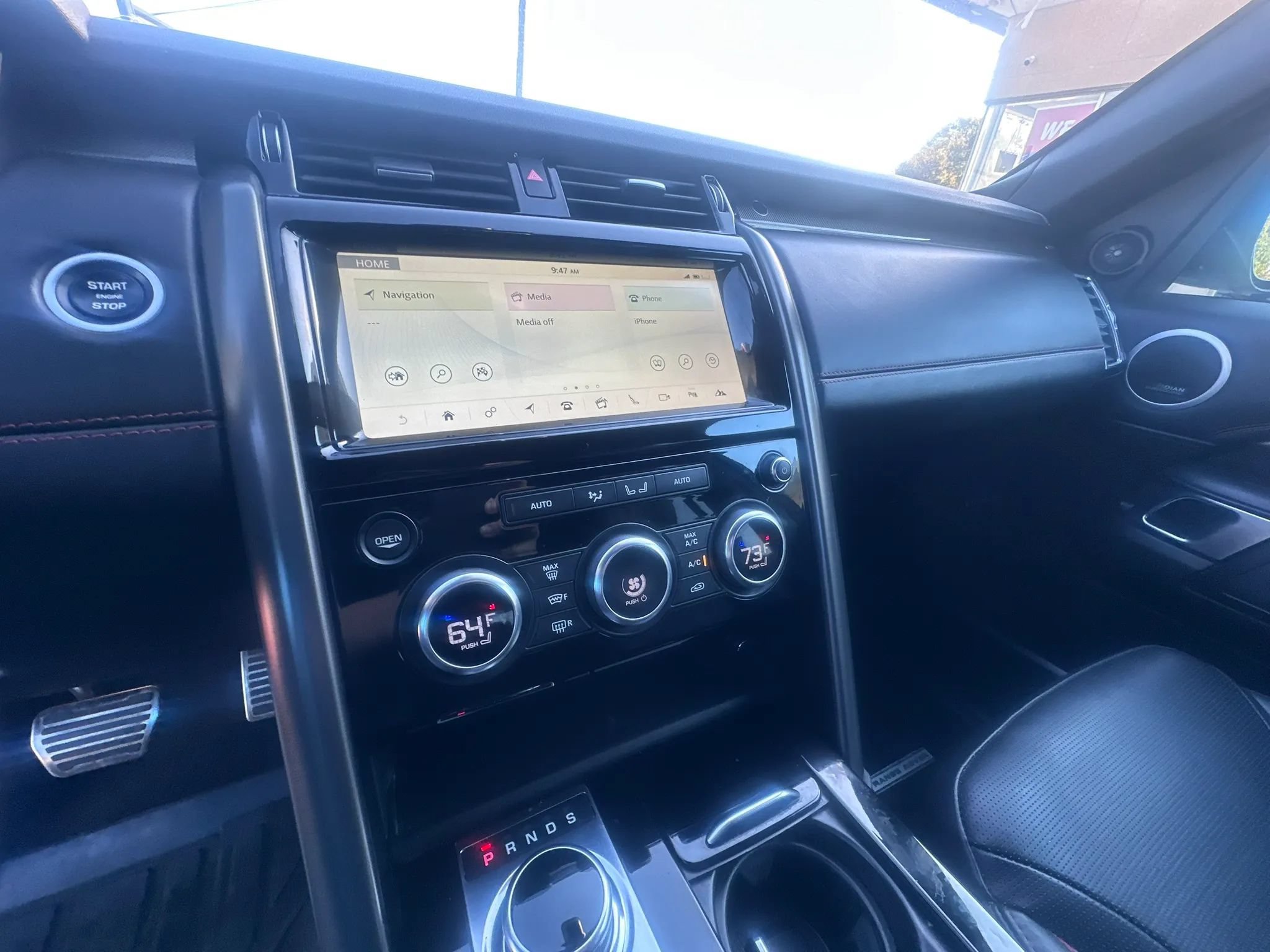 Used 2018 Land Rover Discovery HSE Luxury AWD/4WD image 16