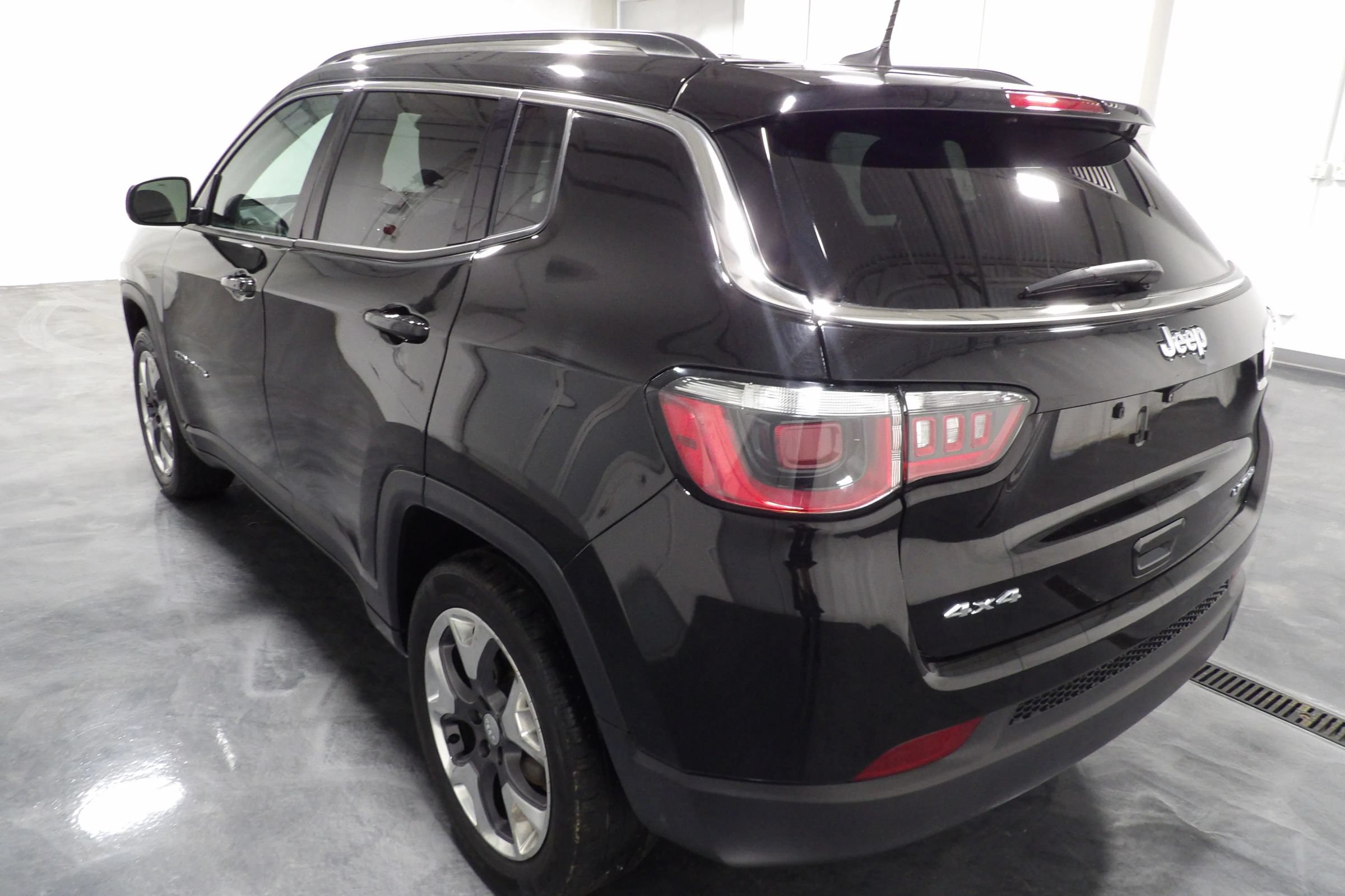 Used 2020 Jeep Compass Limited AWD/4WD image 5