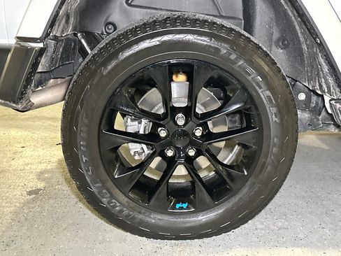 Used 2022 Jeep Wrangler Unlimited Sahara w/ Cold Weather Group image 8