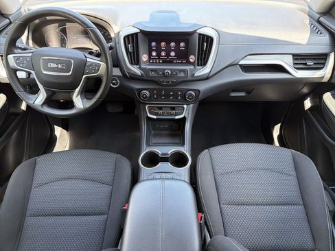 Used 2024 GMC Terrain SLE AWD/4WD image 3