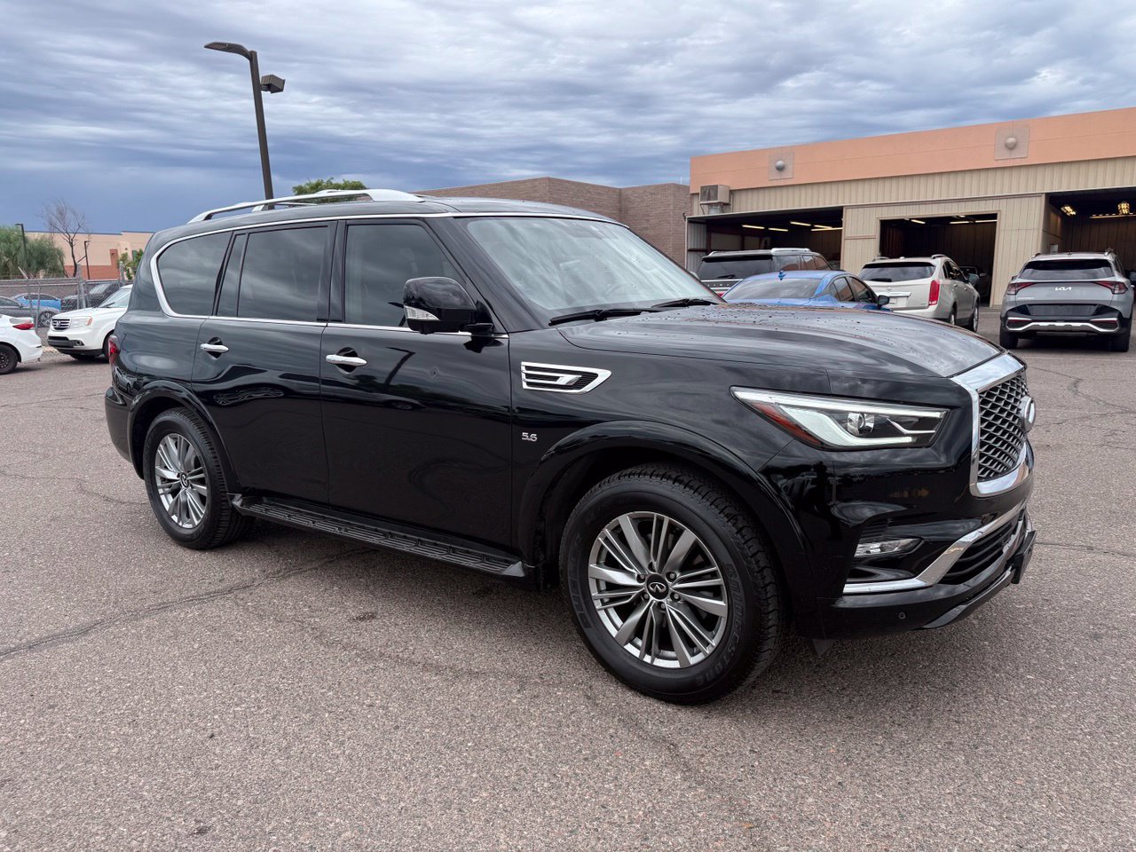 Used 2019 INFINITI QX80 Luxe w/ Proassist Package RWD image 3