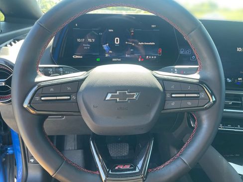Used 2025 Chevrolet Equinox EV RS w/ Convenience Package II AWD/4WD image 9