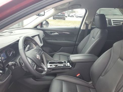 Used 2023 Buick Envision Essence image 18