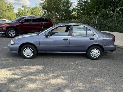 Used 1999 Nissan Sentra XE FWD image 4