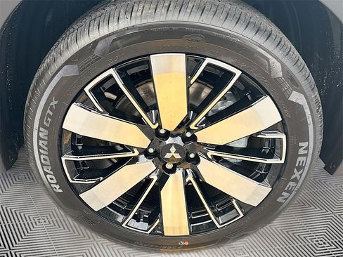 New 2026 Mitsubishi Outlander SE image 33