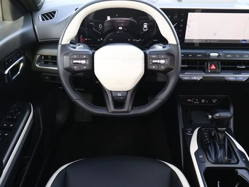 Used 2025 Kia K4 GT-Line w/ GT-Line Premium Package image 9