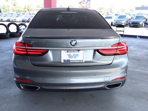 Used 2018 BMW 750i RWD image 8
