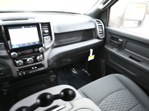 New 2026 RAM 2500 Tradesman w/ Chrome Appearance Group AWD/4WD image 21