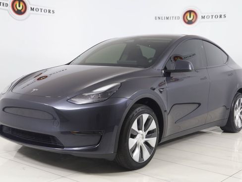 Used 2024 Tesla Model Y Long Range RWD image 5