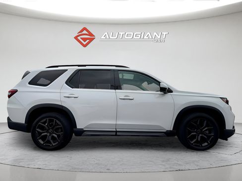 Used 2024 Honda Pilot Elite image 9
