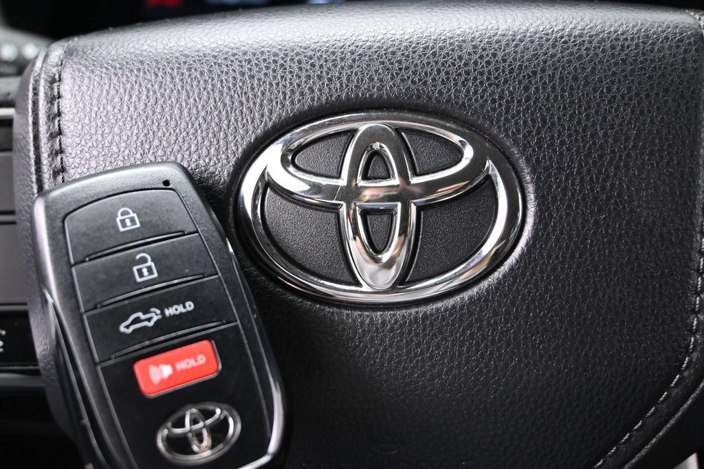 Used 2023 Toyota Tundra Limited AWD/4WD image 46