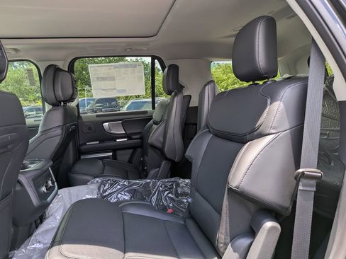 New 2026 Ford Expedition Platinum w/ Driver's Package AWD/4WD image 16