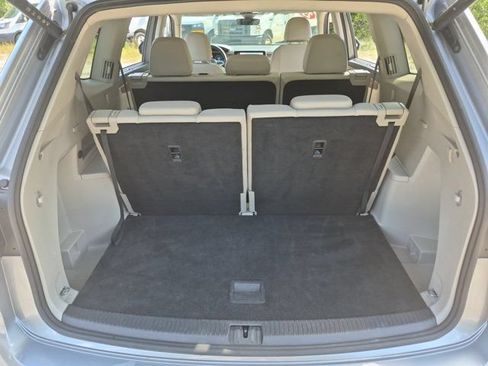 Used 2025 Volkswagen Atlas SE FWD image 28