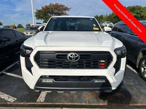 Used 2024 Toyota Tacoma TRD Off-Road AWD/4WD image 13
