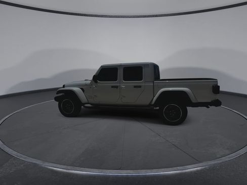 Used 2022 Jeep Gladiator Overland AWD/4WD image 6