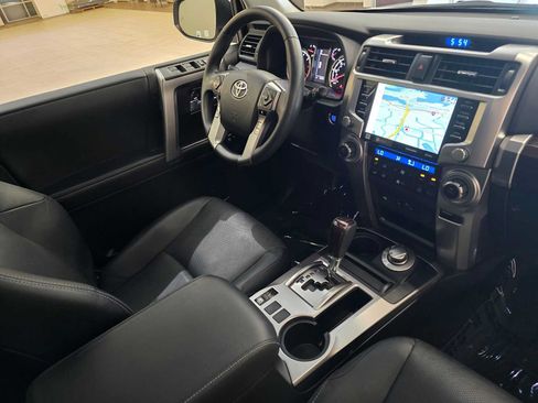 Used 2022 Toyota 4Runner Limited AWD/4WD image 30