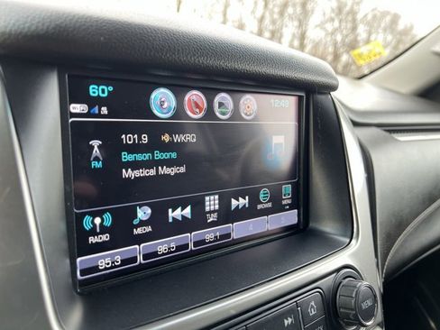 Used 2018 Chevrolet Suburban LT image 13