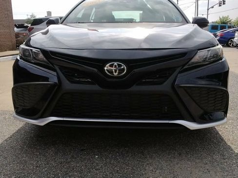 Used 2021 Toyota Camry SE FWD image 6