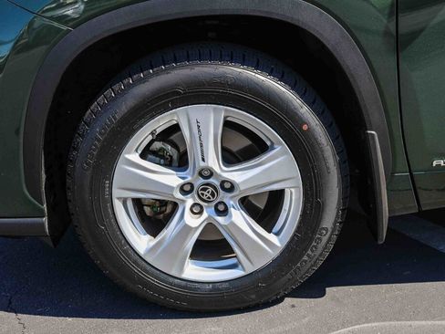 Used 2023 Toyota Highlander LE image 30