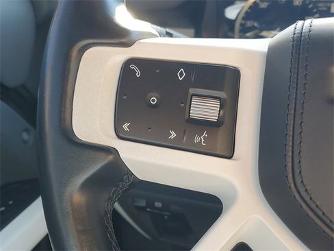 Used 2023 Land Rover Defender 90 X-Dynamic SE image 23