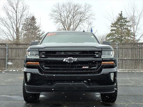 Used 2017 Chevrolet Silverado 1500 LT w/ Midnight Edition image 2