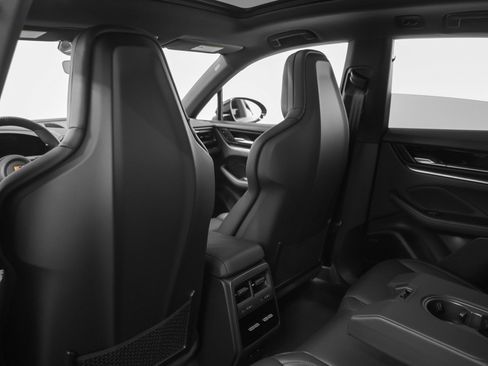 New 2026 Porsche Macan 4 Electric image 45