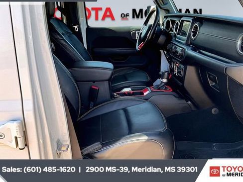 Used 2020 Jeep Gladiator Overland w/ Cold Weather Group image 6