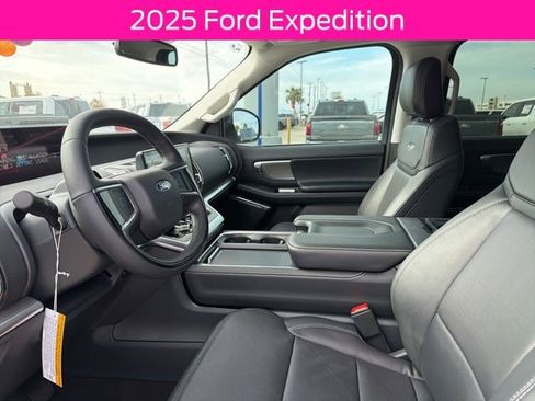 New 2025 Ford Expedition Platinum w/ Driver's Package AWD/4WD image 11