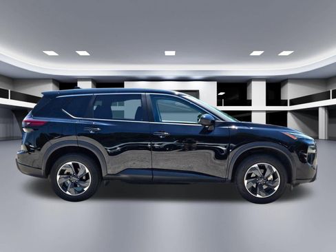 Used 2024 Nissan Rogue SV FWD image 7