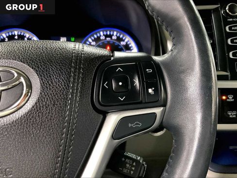 Used 2016 Toyota Highlander Limited Platinum image 24