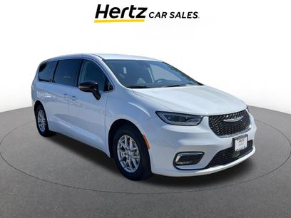 Used 2024 Chrysler Pacifica Touring-L