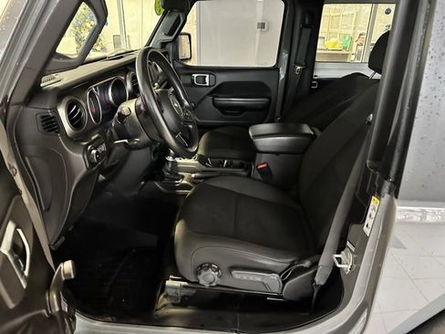 Used 2018 Jeep Wrangler Sport image 8