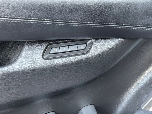 Used 2017 Cadillac Escalade ESV Premium Luxury image 16