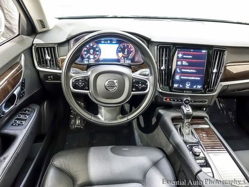 Used 2018 Volvo S90 T5 Momentum w/ Convenience Package AWD/4WD image 3