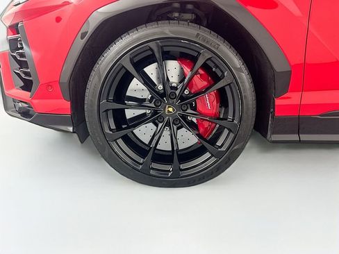 Used 2022 Lamborghini Urus AWD/4WD image 33